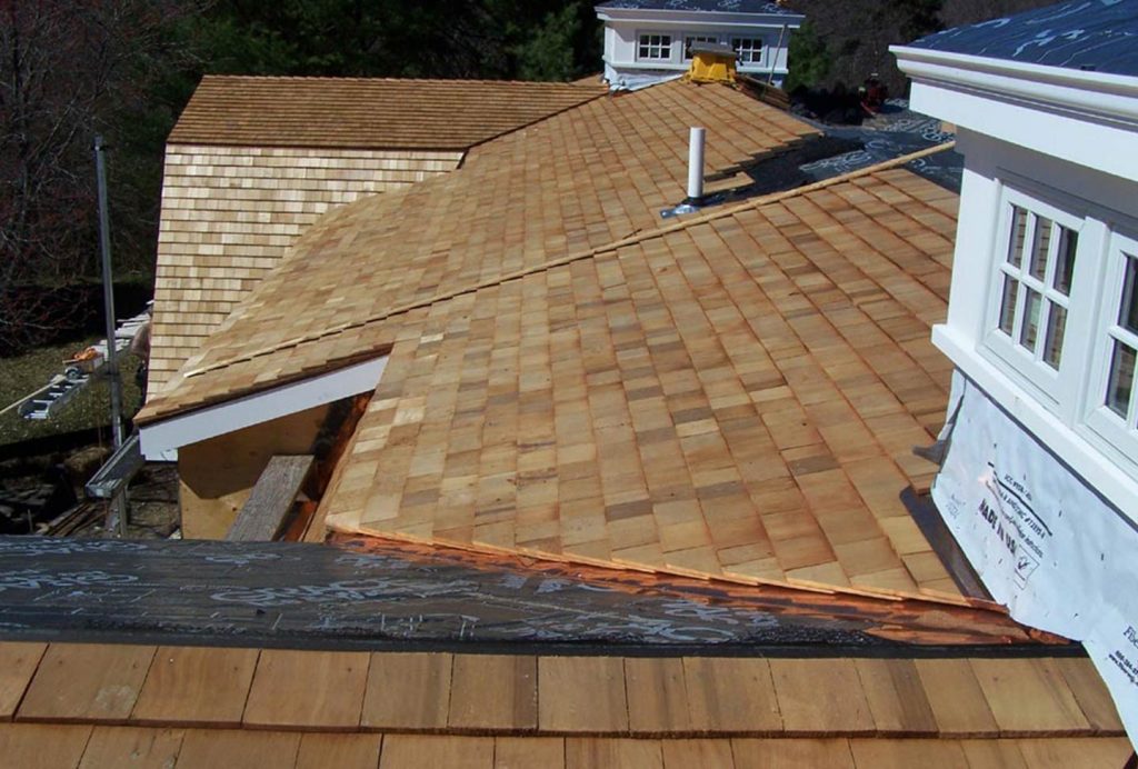 Paul E. Dutelle Roofers - Milton Garage